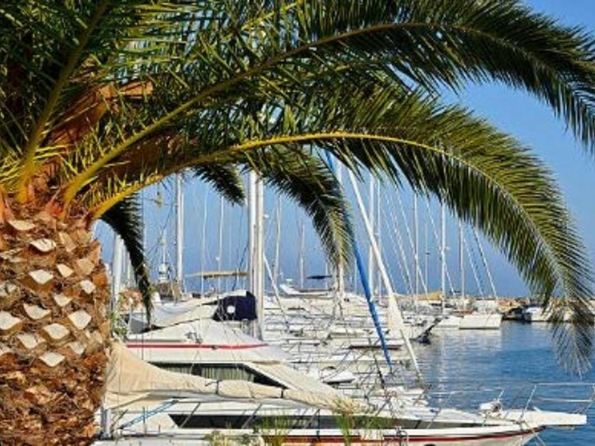Studio Climatise Au Lavandou Avec Terrasse, Parking Et Environnement Calme - 3 Couchages - Fr-1-251-167 Le Lavandou Exterior foto
